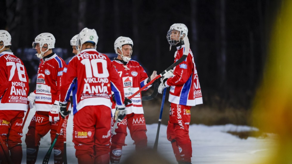 Kalix Bandy väljer att dra sig ur bandyallsvenskan för att inte äventyra klubbens ekonomi.