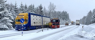 Snöovädret lamslog trafiken i flera timmar