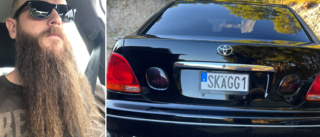 Skägget som väcker uppståndelse i trafiken: "Folk skrattar" ✓LISTA: Fler udda regplåtar ✓Så skaffar du din egen