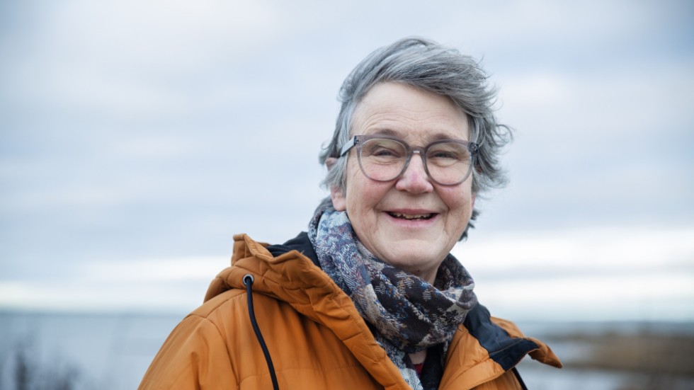 Maria Halla, ordförande för Burgsviken utveckling AB, tycker att politikerna borde bevilja lånet till bolaget. Hon och bolagsstyrelsen anser att regionen satsar för lite på den södra delen av ön.