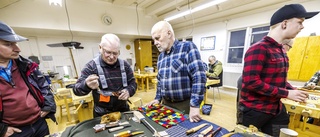  Gränslös gemenskap när tornedalingar slöjdar knivar