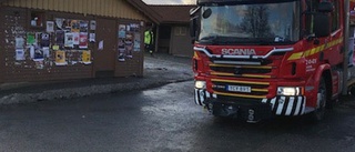 Skolelever släckte bänkbrand och larmade: "Kul att kunna hjälpa till"