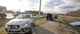 Polisbil körde i diket i Katrineholm