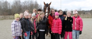 Hästar på schemat för påsklediga barn