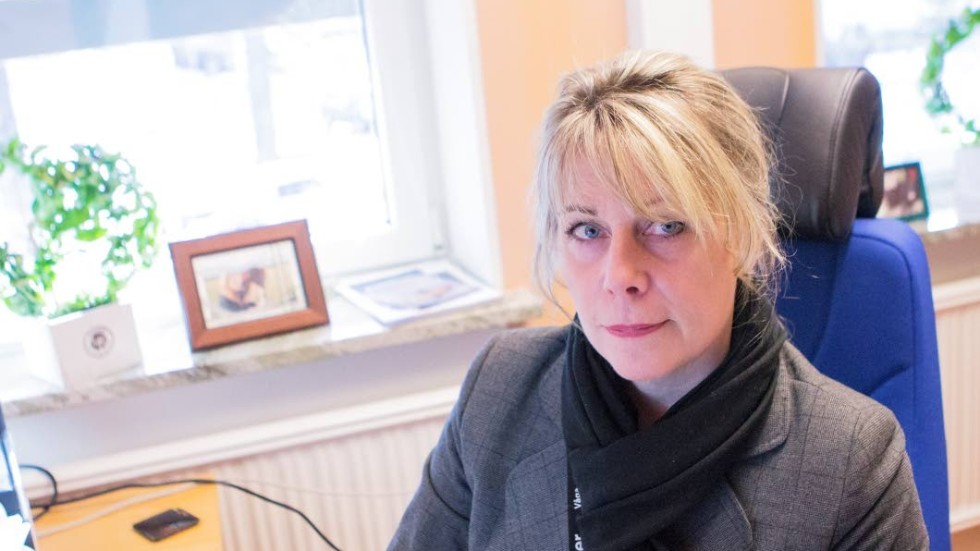 Charlotte Prennfors (M) tror att det finns ett antal personer som är mer eller mindre bofasta i kommunen men är skrivna i andra kommuner med lägre skatt.
