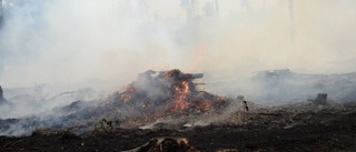 Skogsbrand ska vattenbombas