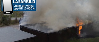 Garagelänga totalförstördes i brand