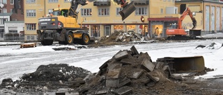 Första grävmaskinen på plats för kulturhusbygget