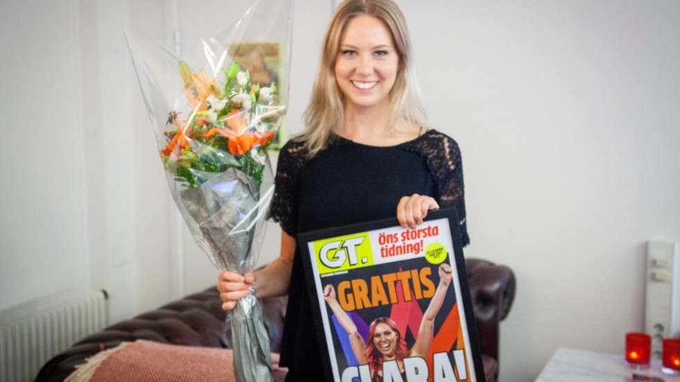 Clara Klingenström överraskades på ett iscensatt möte på skivbolaget. För närvarande ägnar hon sig mest åt att ta hand om sig själv. Hon har knappt varit ledig sedan Mello-succén.
