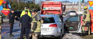 Bilar krockade vid rondell i Boländerna