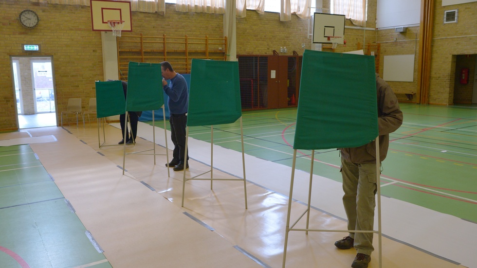 OMRÖSTNING. Vänsterpartiets förslag på en folkomröstning om vinster i skolan är förståeligt – men inte riktigt färdigtänkt.