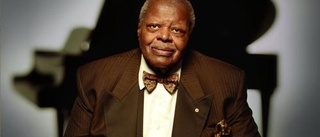 Jazzlegendaren Oscar Peterson får Norrans recensent att längta efter varma sommardagar