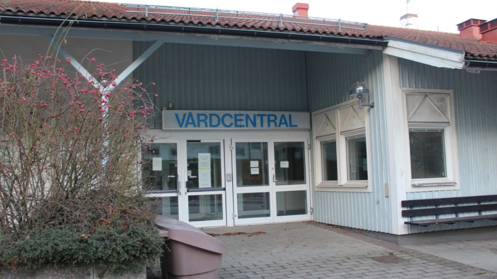 Överums hälsocentral bedriver vård igen, på tiden menar skribenten.