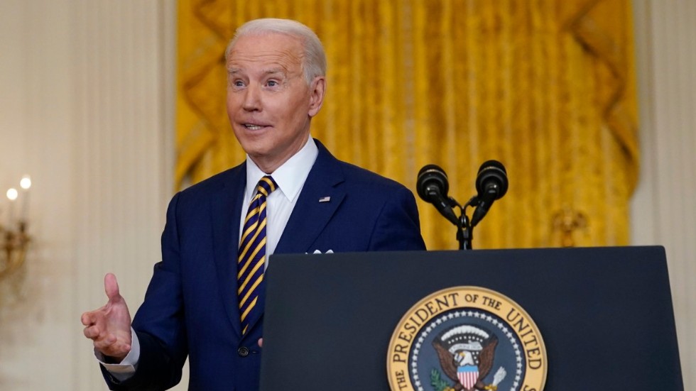 Joe Biden under presskonferensen i Östra rummet i Vita huset.