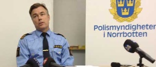 Efterlyst man misstänkt för mordet