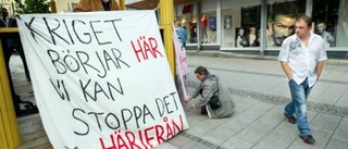 Protest mot flygövning