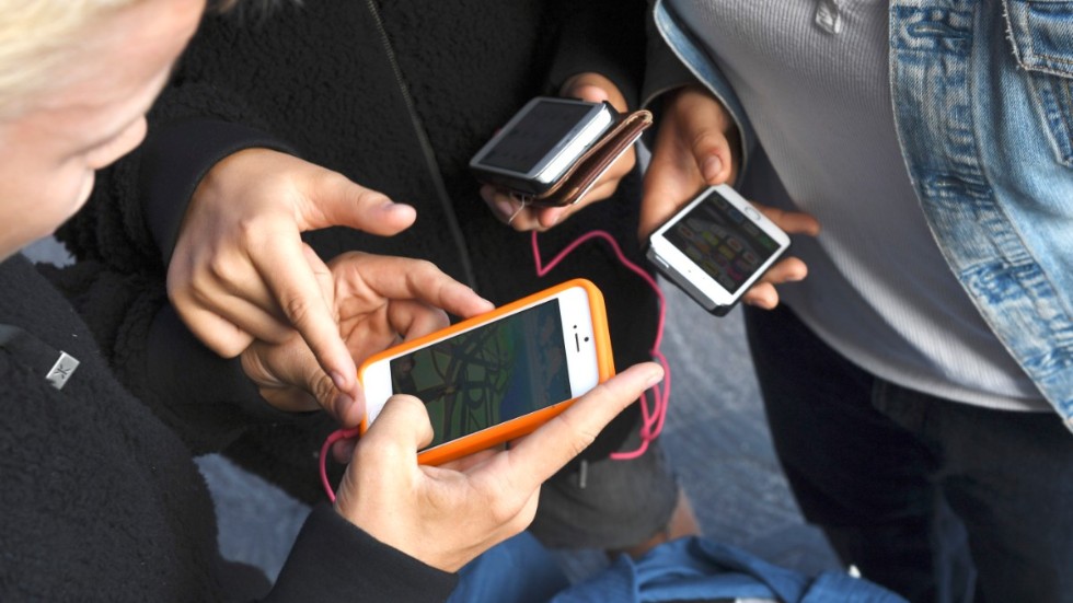 Inför en rast där eleverna får använda mobiler, skriver signaturen Mobilälskaren.