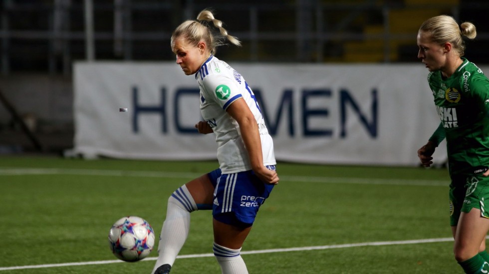 Smedbyprodukten Molly Wiklander har stått för mer än hälften av Sundsvalls målskörd i elitettan. Tabelljumbon har förlorat nio av sina elva första seriematcher. 