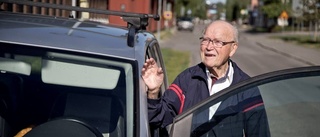 92-årige Evert kämpar fortfarande för välgörenhet