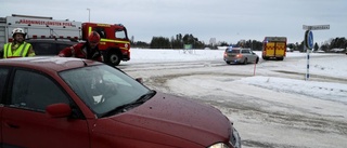 Två personbilar i påkörningsolycka