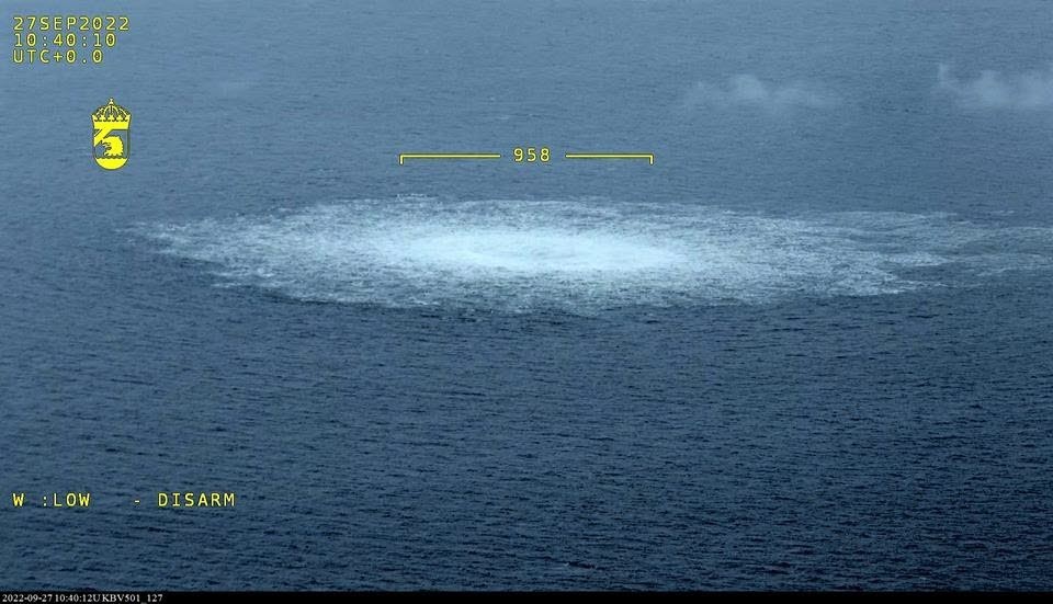 Gasläckan i Östersjön från Nord Stream fotograferad från Kustbevakningens flygplan den 27 september.