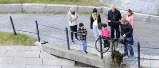 Fick prova på magnetfiske – drog upp stora mängder skrot ur älven vid centrum: "Mycket är fortfarande kvar"