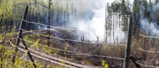 Bränder vid banvallen hotade hus