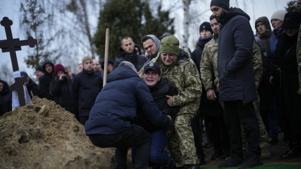 Ukrainskan Anja Korostenska sörjer sin fästman som dödades i strider i Bakhmut.