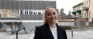 Emina, 18, driver företag – sträcker ut en hand till unga