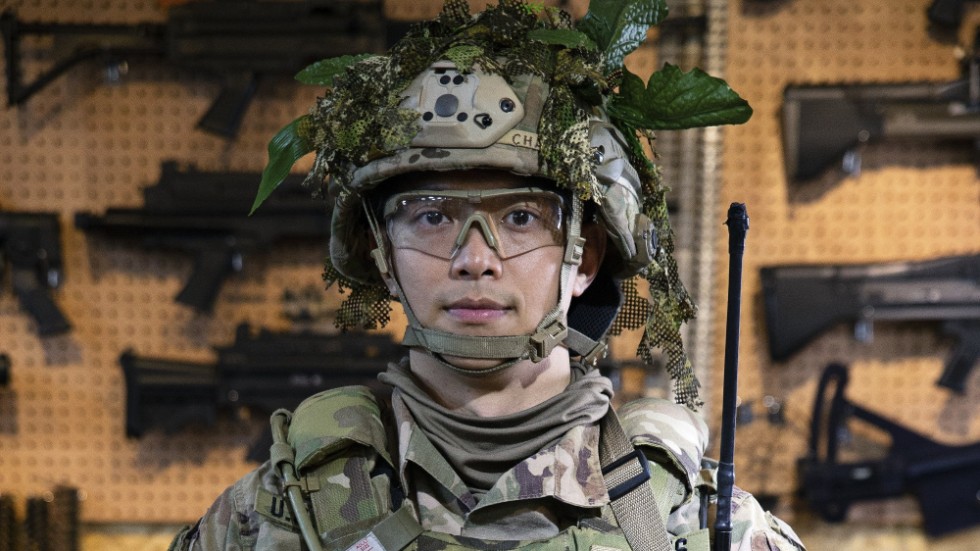 37-årige Chan har gjort militärtjänst, men vill friska upp sina kunskaper. "Jag gjorde lumpen i en lugnare tid, när relationen till Kina var bättre", säger han.
