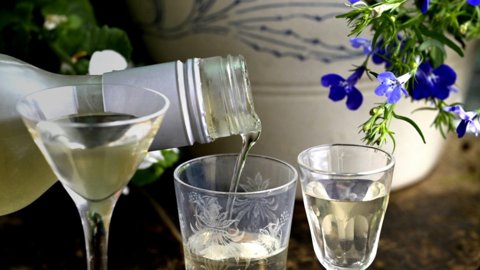 Alkohol är en del av vår kultur, socialt accepterat och till och med påbjudet. Därför krävs en solidarisk alkoholpolitik. 