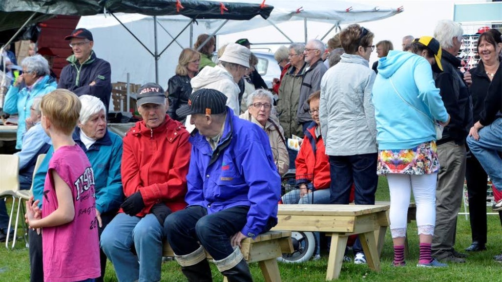 En fest för bybor, hemvändare och turister.