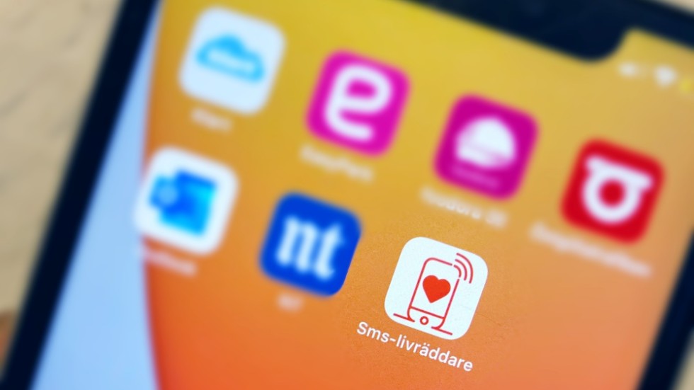 ”Nu har det gått 14 år sedan systemet introducerades, och det har visat sig fungera väl. Kanske dags att låta sms-livräddare rädda västerbottningar?”