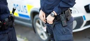 Slog ned kvinna framför polisen