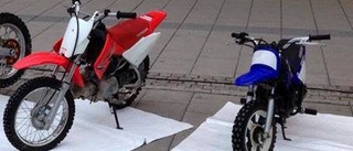 Motorcyklar för ungdomsverksamhet stals