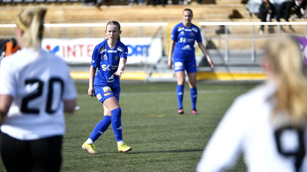 Thelma Gustavsson stannar i Sunnanå SK över 2024.