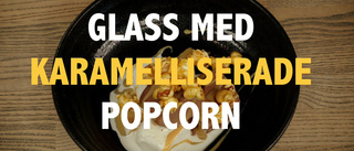 Karamelliserad popcorn med glass och kolasås