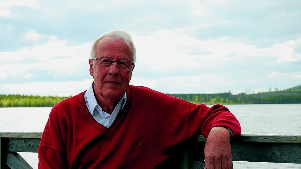 Börje Hörnlund (C), arbetsmarknadsminister i den borgerliga regeringen 1991-1994, var kritisk mot hur alliansregeringen hanterade regionalpolitiken.