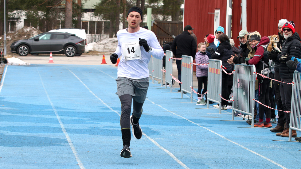 Elias Lundberg vann extremeklassen (14 kilometer) i Starloppet. "Det känns bra och kul", säger han. 