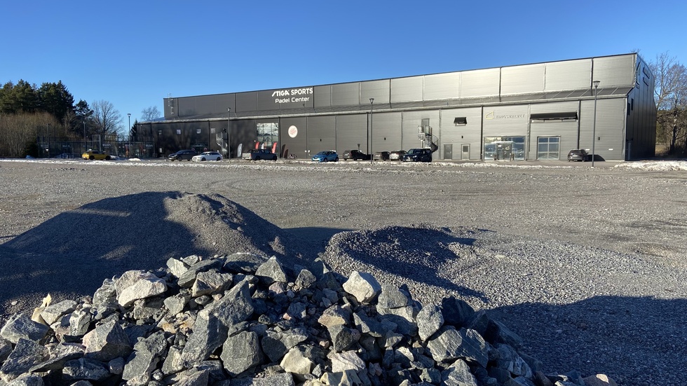 Det är på fastigheten intill Stiga padel center som den nya bilhallen ska byggas.