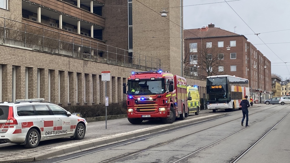 Krock mellan buss och personbil i centrala Norrköping