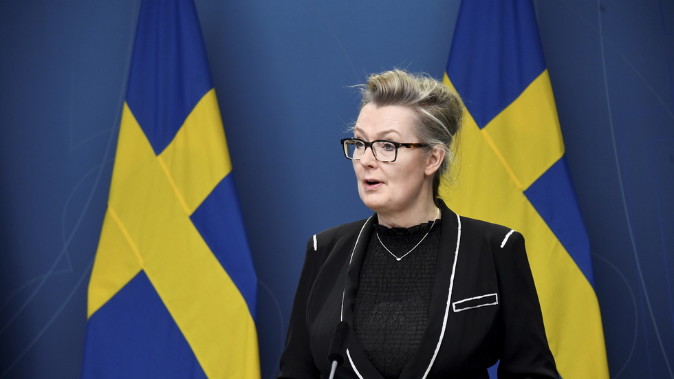 Förra skolministern Lina Axelsson Kihlblom (S) blev den första transpersonen att ta plats i en svensk regering.