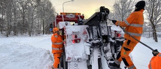 Buss körde på personbil vid övergångsställe – halt efter ovädret