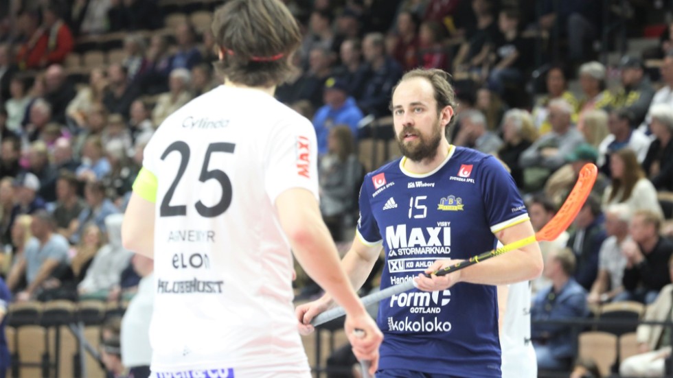 Wilmer Viinamäki fick bryta matchen mot Skälby efter att ha fått en boll i ögat. 