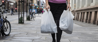 Skatten på plastpåsar slopas