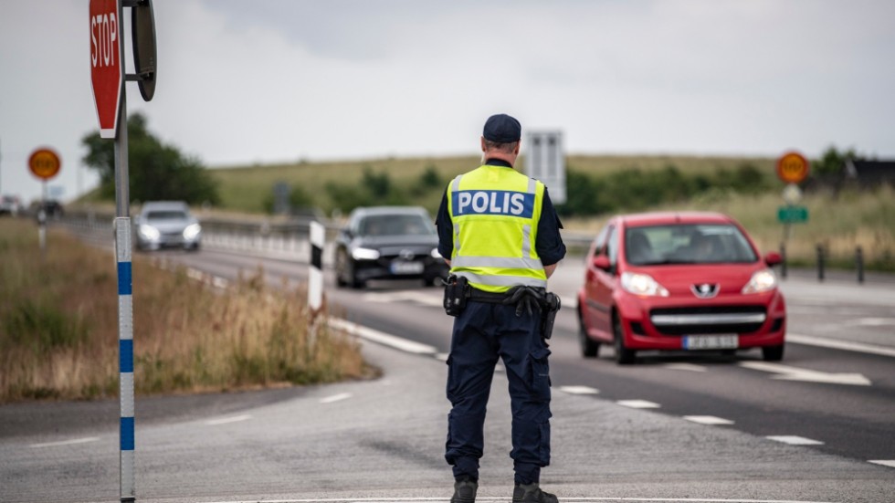 
När den 50-årige mannen stoppades av polis, insåg de att han sedan tisdigare blivt av med körkortet. Detta inte bara vid ett, utan fem, tidigare tillfällen.
