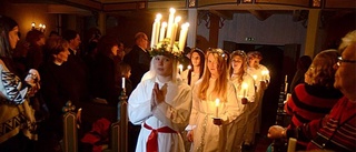 Fullsatt i kyrkan på Överums lucia