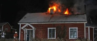 Villa i Skärblacka förstördes efter brand