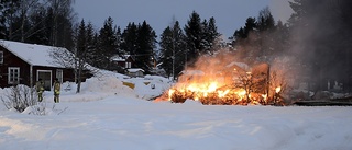 Villa övertändes efter garagebrand