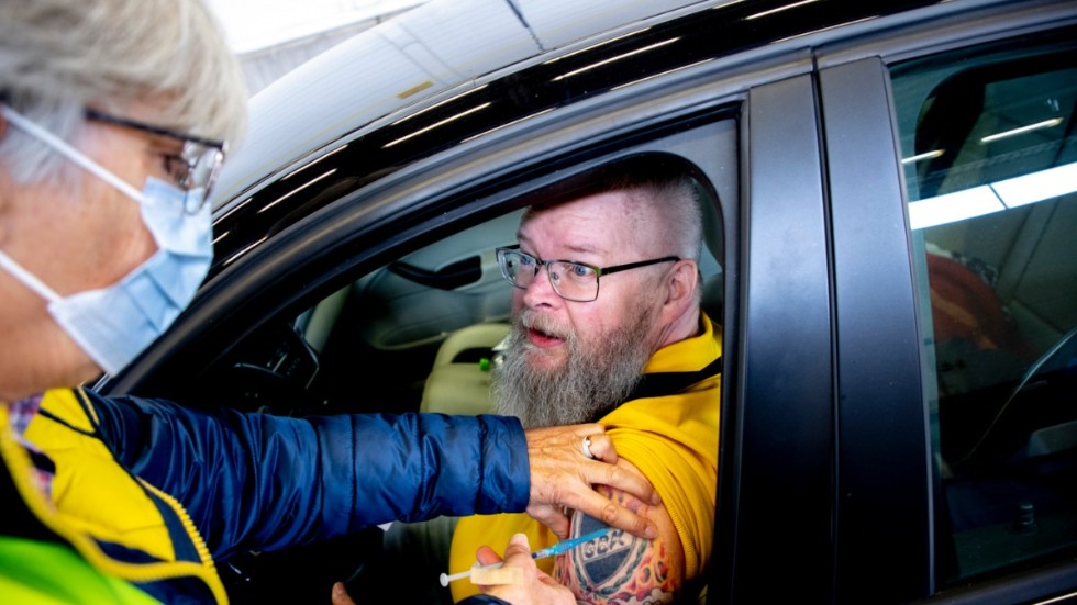 Drive-through-vaccinering i Trollhättan.